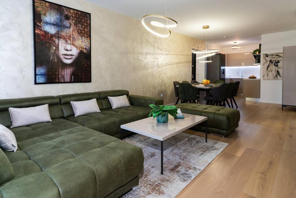 Capsula Luxury Apartment Umag Exterior foto