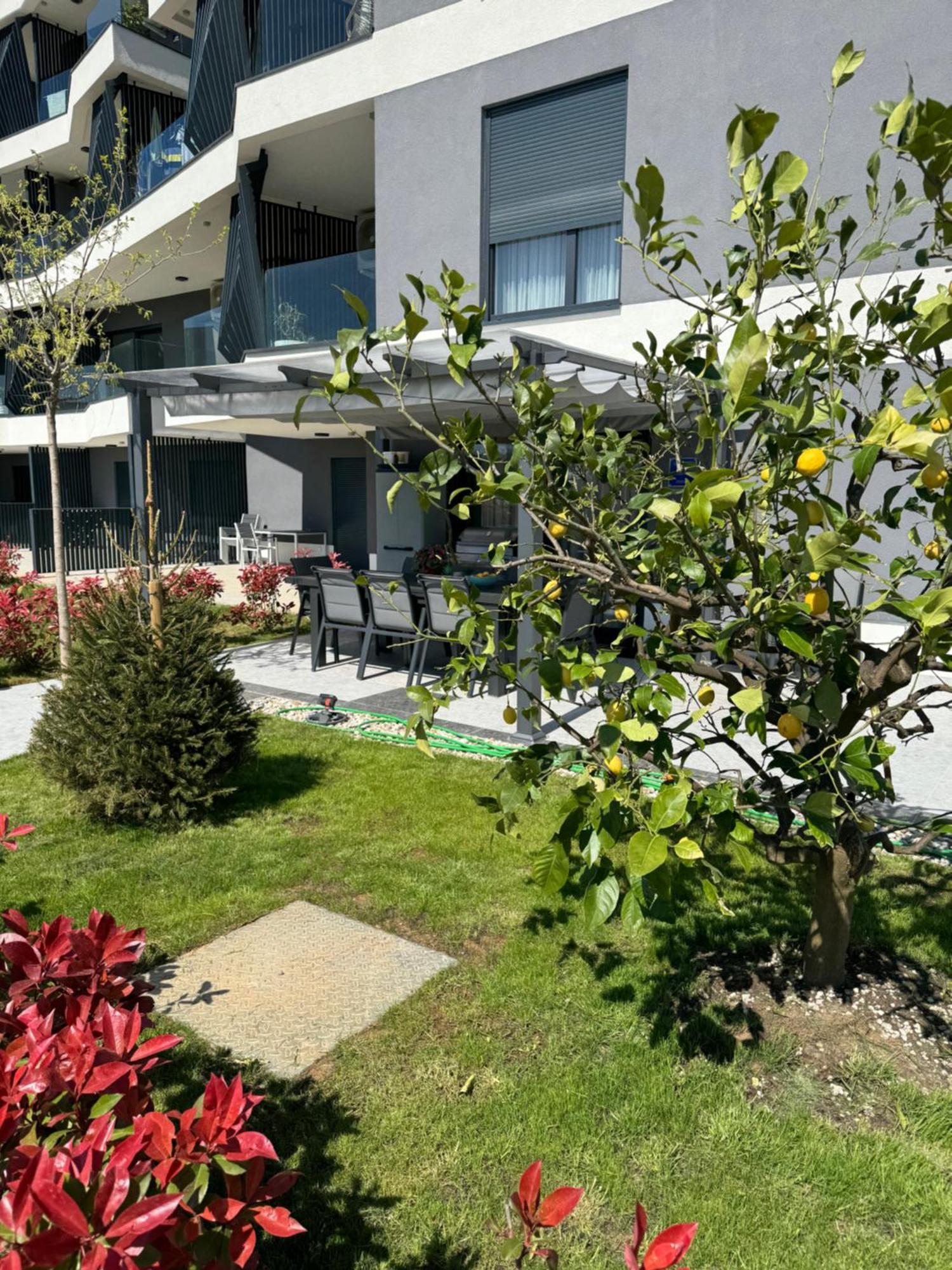 Capsula Luxury Apartment Umag Exterior foto
